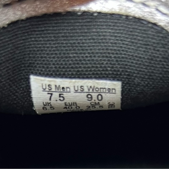 RARE🔥 VANS Slip On Sneakers Silver Dust Sparkle Shoes Sz 7.5 Men’s - 9 Women’s - Picture 15 of 15